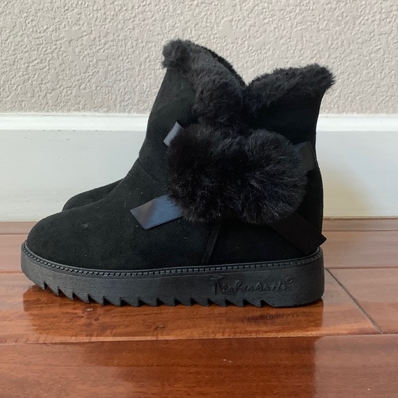 Furry Boots in Black - Picture 1 of 5